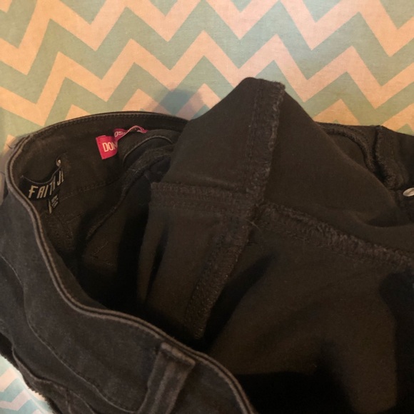 FINAL SALE- LEAVING CLOSET-NO FURTHER DISCOUNTS - Picture 8 of 9